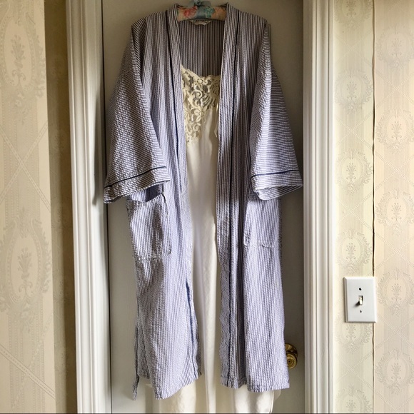 “Sea Island loungewear” seersucker robe!💋 SALE!! - Picture 7 of 7